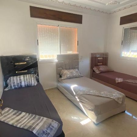 Big Appartement In Ksar Sgher And Close クサール・エス・セギール エクステリア 写真