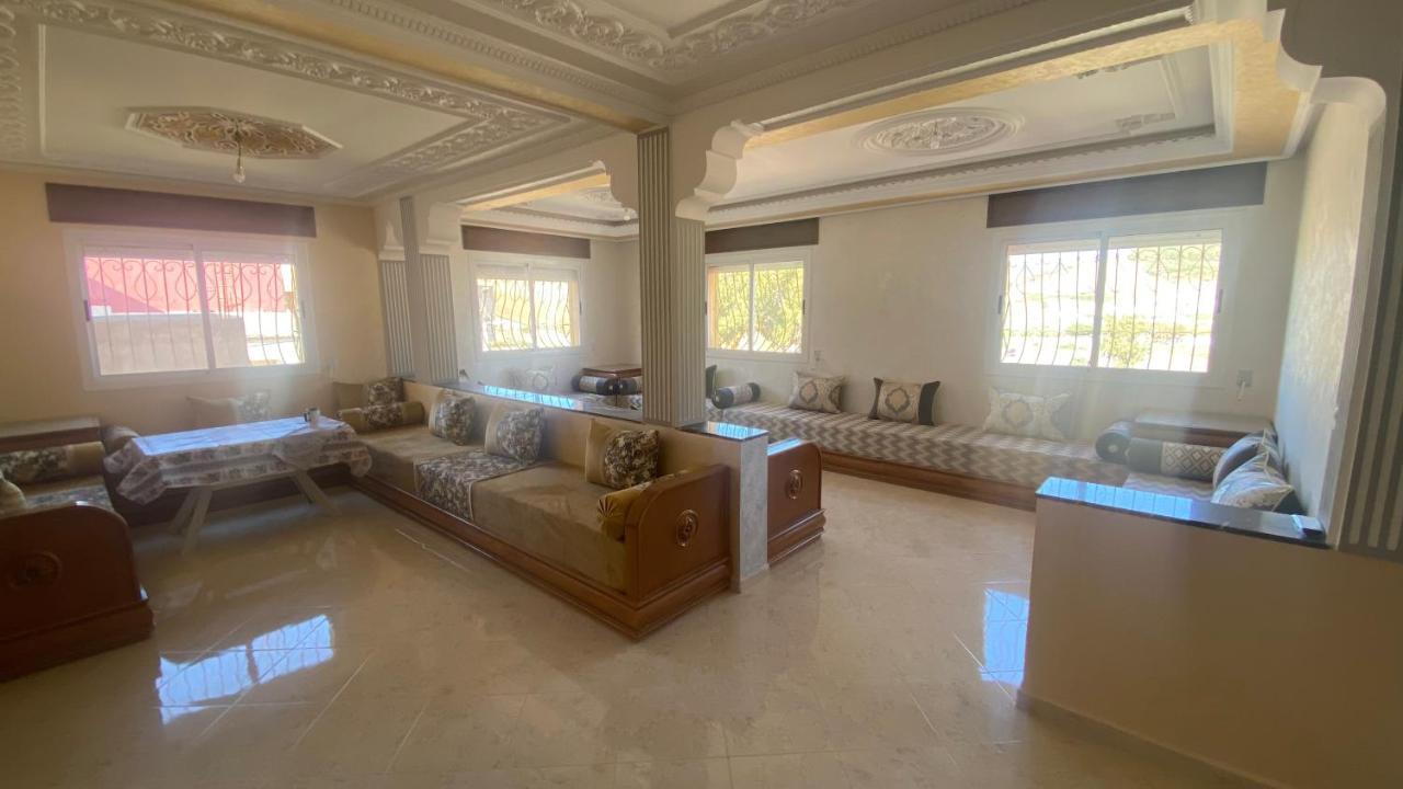 Big Appartement In Ksar Sgher And Close クサール・エス・セギール エクステリア 写真